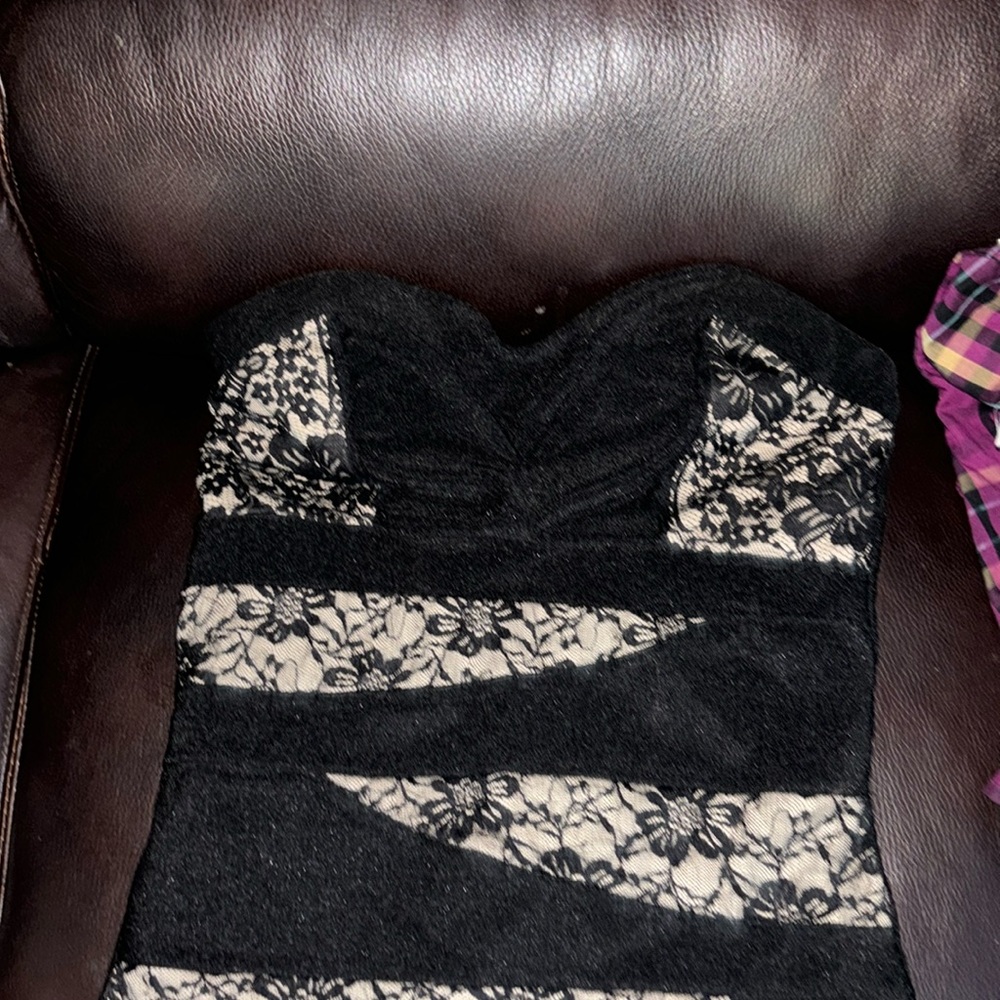 Medium black short dress.